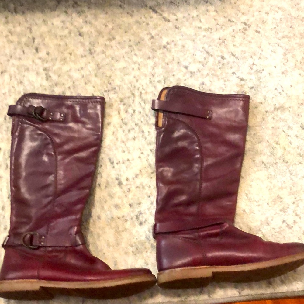 Frye Boot Beautiful burgundy color